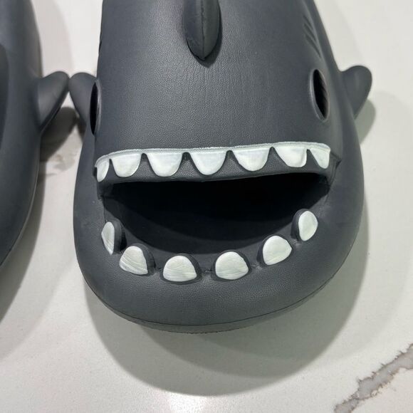 Men’s Women's Unisex Non Slip Grey Shark Slip On Slides - Picture 3 of 15